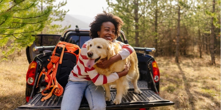 Image of a woman hugging her dog